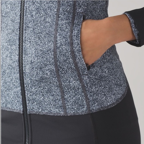 Lululemon Daily Practice Jacket
Rio Mist White Black / Deep Coal - Picture 7 of 16